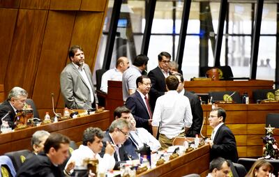 Los diputados dejaron ayer sin quorum la sesión extraordinaria pero  lograron la sanción automática de dos proyectos de desafectaciones impulsadas por el diputado Néstor Ferrer (ANR).