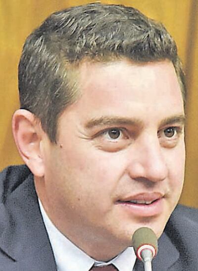 Pedro Alliana, presidente de la Cámara de Diputados (ANR, cartista). Los casos se detectaron en su gestión.