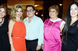 ruth-rios-nanina-galluppy-de-evaly-luis-evaly-carmen-de-mendieta-y-christiane-giannini--204343000000-1408479.jpg
