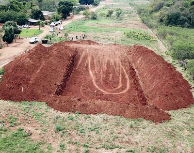 La fosa que fue abierta por la Junta Comunal de Pindoty para ser utilizada como vertedero de basuras.