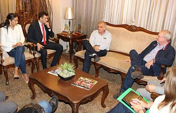 el-pasado-martes-el-ministro-de-agricultura-y-ganaderia-dr-marcos-medina-se-reunio-con-el-presidente-de-la-arp-dr-luis-villasanti-el-titular-de-201812000000-1684417.jpg