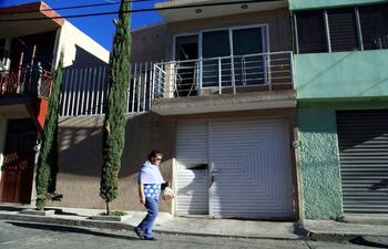 la-casa-ubicada-en-la-ciudad-de-morelia-donde-se-ocultaba-el-lider-del-cartel-de-los-caballeros-templarios-servando-gomez-martinez-alias-la-tuta--211811000000-1300961.jpg