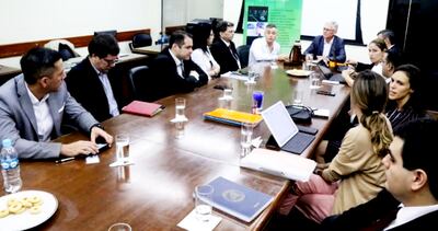 El diputado Edwin Reimer (ANR) dirigió ayer la reunión con organizaciones civiles y públicas en la Cámara de Diputados.