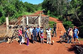 pobladores-de-la-compania-san-roque-distrito-de-yatytay-urgen-a-las-autoridades-la-conclusion-de-un-puente--192351000000-1314481.jpg