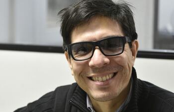 el-exvocalista-del-grupo-sintesis-livio-sanchez-presentara-manana-su-disco-mis-versiones-su-primer-material-discografico-como-solista-en-un-show-211643000000-1498176.jpg