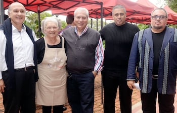 derlis-esteche-ngela-delgado-de-noel-jorge-jury-ernesto-rosato-y-osvaldo-codas--201307000000-1457696.jpg