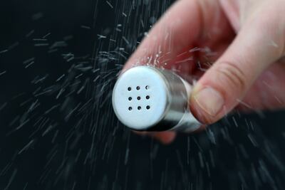 Cuando cocinamos, no es tan importante cuándo le echamos sal al agua.