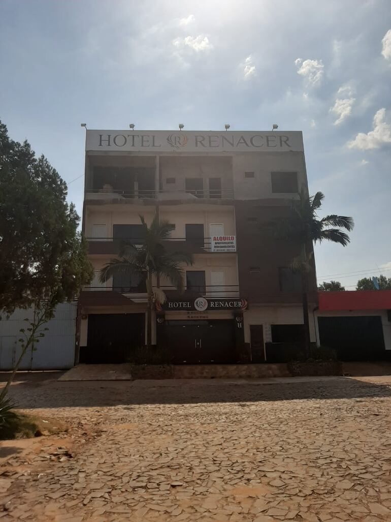 Frente al hotel ocurrió la sustracción de las pertenencias de los extranjeros.