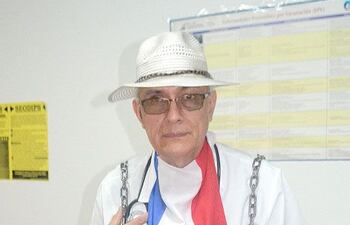 el-dr-raimundo-gonzalez-realiza-una-protesta-pacifica-en-el-puesto-de-ips-en-villa-hayes--214945000000-1038976.jpg