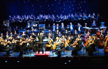 la-orquesta-sinfonica-nacional-y-el-coro-del-conservatorio-nacional-de-musica-estrenaron-la-obra-de-mas-de-60-minutos-de-duracion-y-que-transita-por-195417000000-1654779.jpg