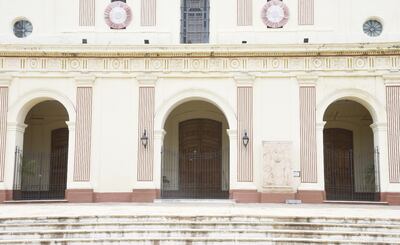 Las puertas de la Catedral Metropolitana  se mantuvieron cerradas el día de ayer. A las 11:00 se realizó una celebración eucarística, la que fue transmitida por la red social Facebook.
