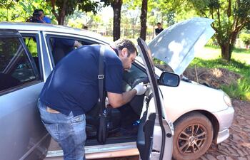 agentes-de-criminalistica-buscaron-hallar-alguna-evidencia-en-el-coche-se-espera-el-estudio-forense--222854000000-1421874.jpg