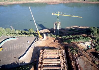 Obras para el segundo puente en el    lado brasileño.