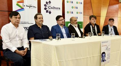 Víctor González Acosta, Vicente Morales, Rubén Capdevila, Juan Carlos Dos Santos, Ricardo Flecha y Antonio Pecci, durante la conferencia de prensa celebrada ayer.