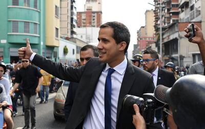 Juan Guaidó en camino al Palacio Legislativo de Caracas, este martes.
