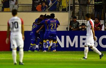 El primer antecedente del Delfín contra un equipo paraguayo fue en 2019 cuando eliminó a Nacional.