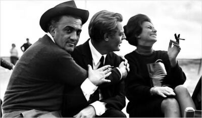 Federico Fellini, Marcello Mastroianni y Sophia Loren en una escena del documental "¡Qué extraño llamarse Federico!"