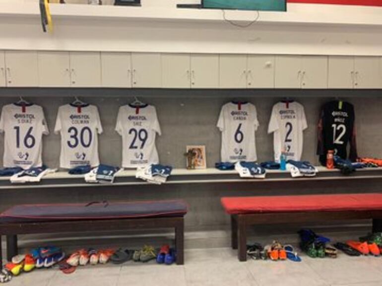 El vestuario de Cerro Porteño en la previa del partido de Copa Libertadores contra San Lorenzo de Almagro