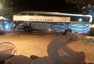 Verificación del bus procedente del Chaco paraguayo que ingresó con seis pasajeros  a  Encarnación en la noche del miércoles.
