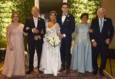 Fueron padrinos Santiago Luis Salinas Acosta y Edita Benítez de Salinas; Susana Duarte de Netto y Plinio Netto Rienzi.