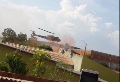 Helicóptero usado por la Senad, poco antes de caer.