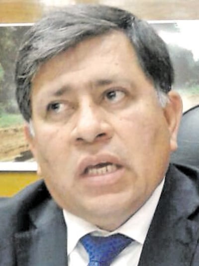 Armando Gómez (PLRA, llanista), intendente de Lambaré. La Junta Municipal requiere su intervención.