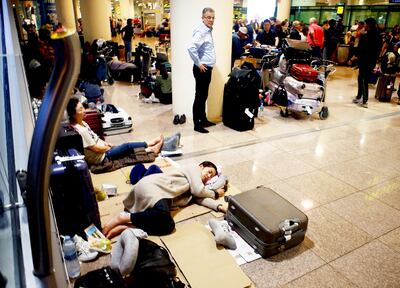 Cientos de viajeros quedaron atrapados en el Aeropuerto de El Prat, mientras duró el bloqueo por parte de los separatistas.