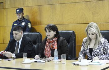 funcionario-publico-sometido-a-irrestrictos-canones-de-conducta-195755000000-1340014.jpg
