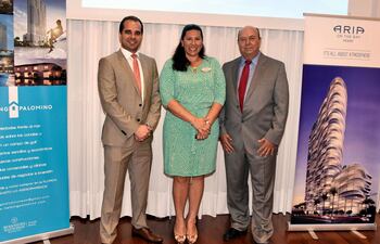 nicolas-barbara-ilse-helbing-palomino-y-jorge-palomino-presentaron-ayer-el-aria-on-the-bay-miami--221441000000-1392302.jpg