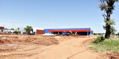 El futuro local del supermercado Super Box en el predio de la Intendencia del Ejército, en Mariano Roque Alonso. El comercio comenzará a funcionar en marzo próximo, según informaron.