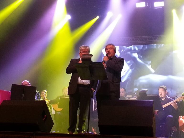 Vocal Dos, el dúo de los hermanos Carlos y Necho Pettengil mantiene vigente su calidad artística.