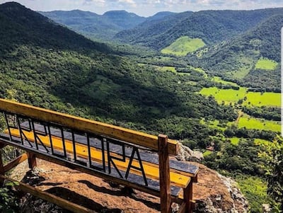 Vista desde el banco del mirador “Cerro Corá”, en la cordillera del Ybytyruzú, donde ocurrió la tragedia de ayer.