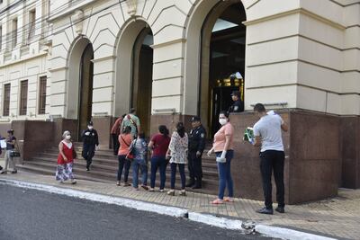 Las entidades bancarias también han reducido el horario de atención presencial al público en el marco de esta cuarentena.