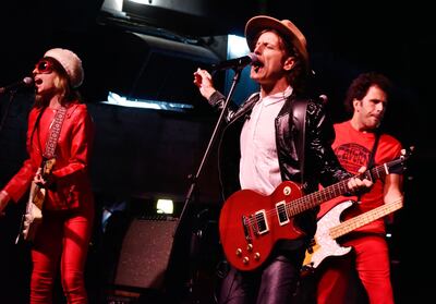 Coti ofreció un recorrido por los principales éxitos de su carrera, acompañado de una potente banda, que hizo honor a su nombre.