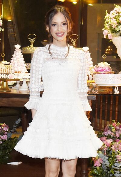 Bianca estudia en el colegio Internacional.