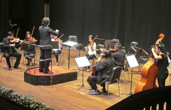 el-grupo-represento-a-villarrica-en-un-concierto-orquestal-que-se-realizo-en-el-teatro-municipal--232825000000-1512056.jpg