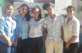 jemina-benitez-dahiana-garcia-nery-martinez-eduardo-jara-y-elaine-riquelme-finalistas-del-concurso--202041000000-1366250.jpg