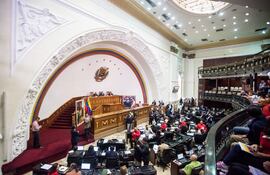 la-asamblea-nacional-parlamento-sera-controlada-por-la-oposicion-a-partir-de-enero-del-proximo-ano-luego-de-la-aplastante-victoria-frente-a-las-nuc-203508000000-1409221.jpg