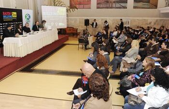 la-presentacion-de-la-herramienta-tuvo-lugar-durante-un-acto-en-el-hotel-granados-park-participaron-autoridades-del-mec-y-representantes-de-varias-or-194032000000-555303.jpg