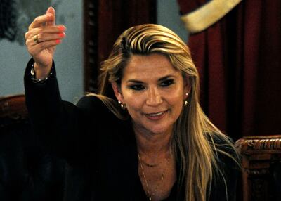La senadora derechista Jeanine Añez juró anoche como nueva presidenta interina del Estado Plurinacional de Bolivia.