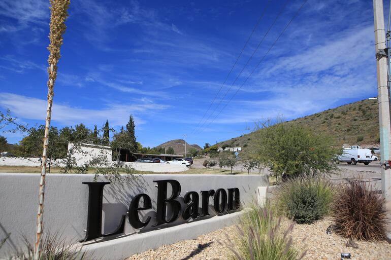 Vista general de la comunidad de LeBaron, en el municipio de Galeana, en el estado de Chihuahua (México). Un brutal ataque a una familia mormona en una carretera del norte de México, en la frontera entre Sonora y Chihuahua, dejó un saldo definitivo de nueve muertos, 6 de ellos niños. Según el Gobierno mexicano, el brutal crimen podría deberse a un choque entre cárteles que se disputan la región.