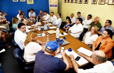 La reunión del Comité Liberal se realizó a puertas cerradas en el PLRA. Se esperaba la presencia del senador Blas Llano, pero no asistió porque fue convocado al Palacio de Gobierno.