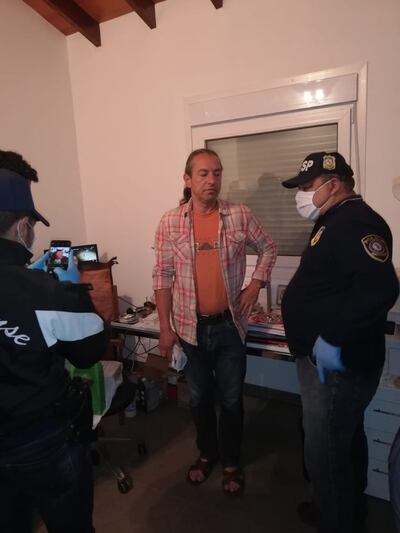 Reiner Oberüber, padrastro de la niña, al momento de su detención, hoy.