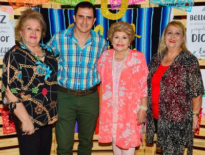 Edith González de Segovia celebró su 75 cumpleaños, en La Hacienda Las Palomas. Asistieron, Marina Medina de Martínez, Diego Segovia, e Hilda de Fleitas.