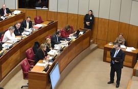vista-de-la-sesion-ordinaria-del-senado-donde-hubo-cruce-entre-abdistas-y-cartistas-por-cupos-en-el-ministerio-de-educacion--223700000000-1846676.jpg