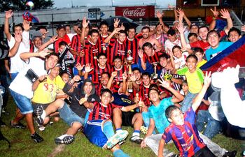 sptvo-aguapety-campeon-2013-223513000000-636251.jpg