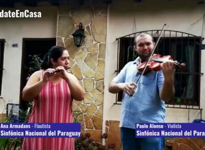 La fagotista Hilaria Ferrari y el oboísta Gabriel Graziani son dos de los integrantes de la Orquesta Sinfónica de la Ciudad de Asunción, y se sumaron a la campaña de “Quedate en tu casa”.