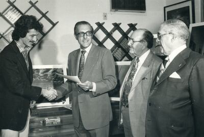 Una entrega de premios a los ganadores del concurso fotográfico “Vamos a Photokina”, organizado por la empresa en los años 80.