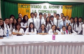 los-alumnos-de-ciencias-sociales-fundan-la-cooperativa-escolar-de-ahorro-santo-tomas-limitada--201934000000-1397058.jpg