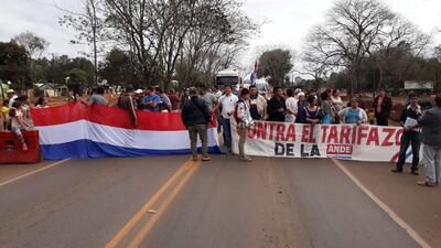 Los manifestantes están en contra del acuerdo entreguista que firmó el gobierno.